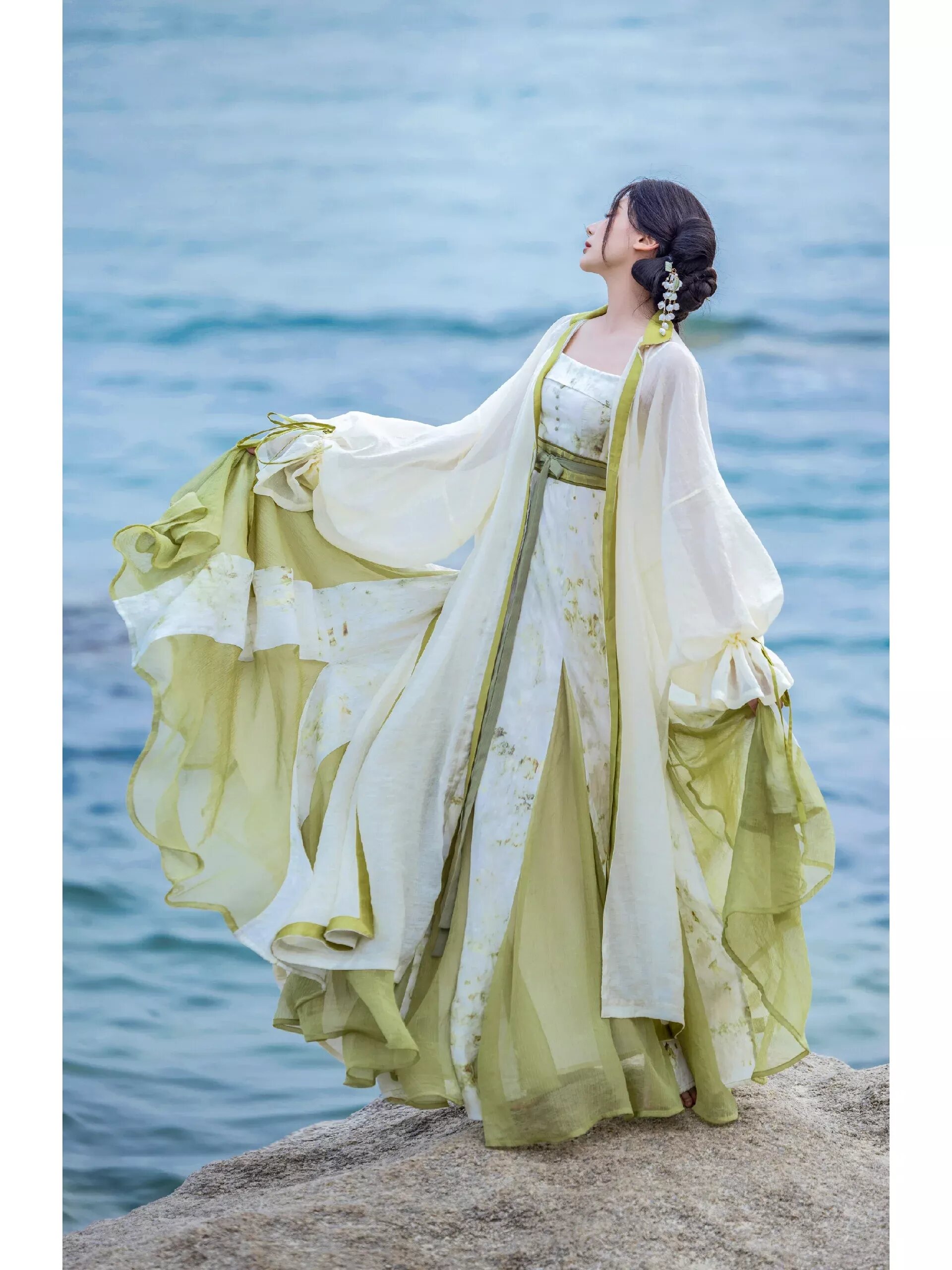 Vintage Cheongsam:Embracing Traditional Chinese Elegance in Old Shanghai Style Vintage Cheongsam:Embracing Traditional Chinese Elegance in Old Shanghai Style