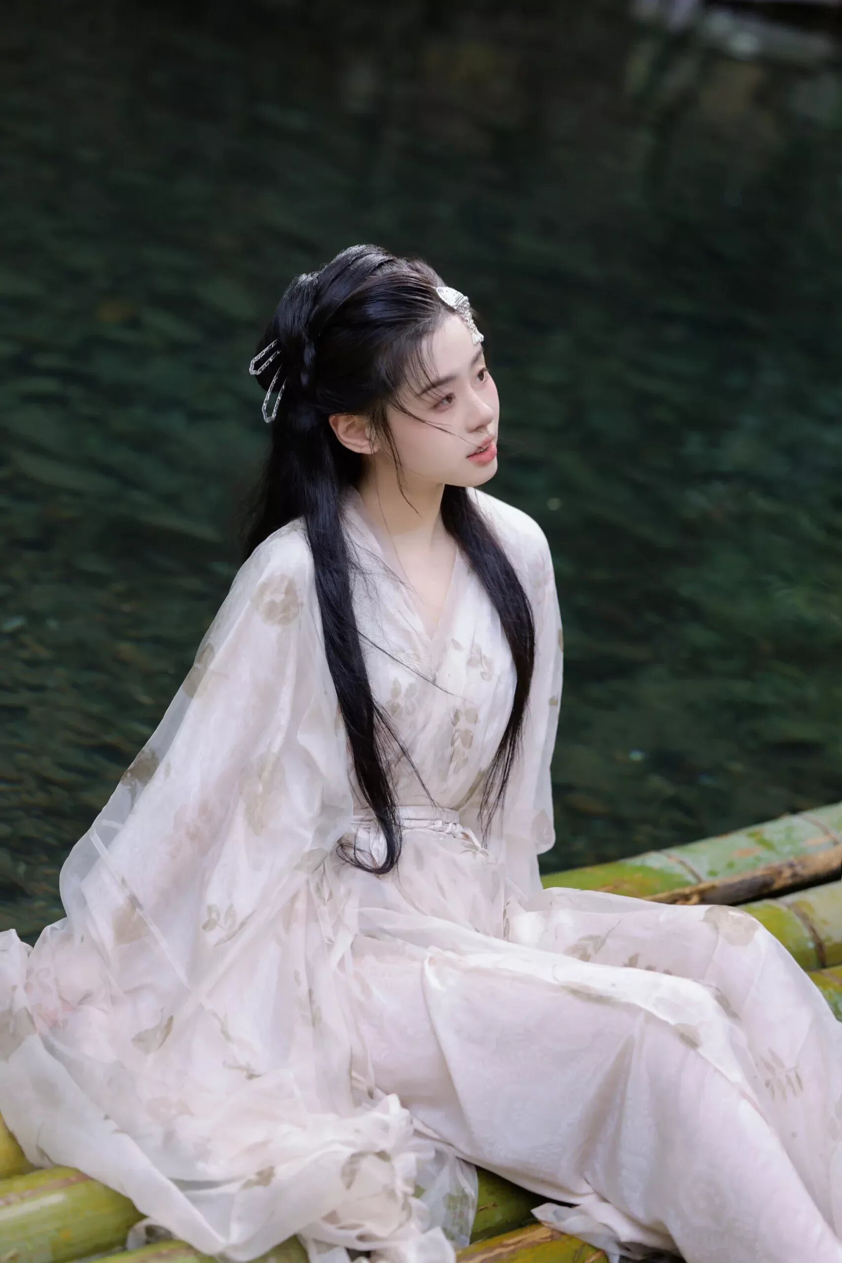 Minghua Halls Splendid Hanfu Robes:The Enchanting Journey of a Flower Wedding