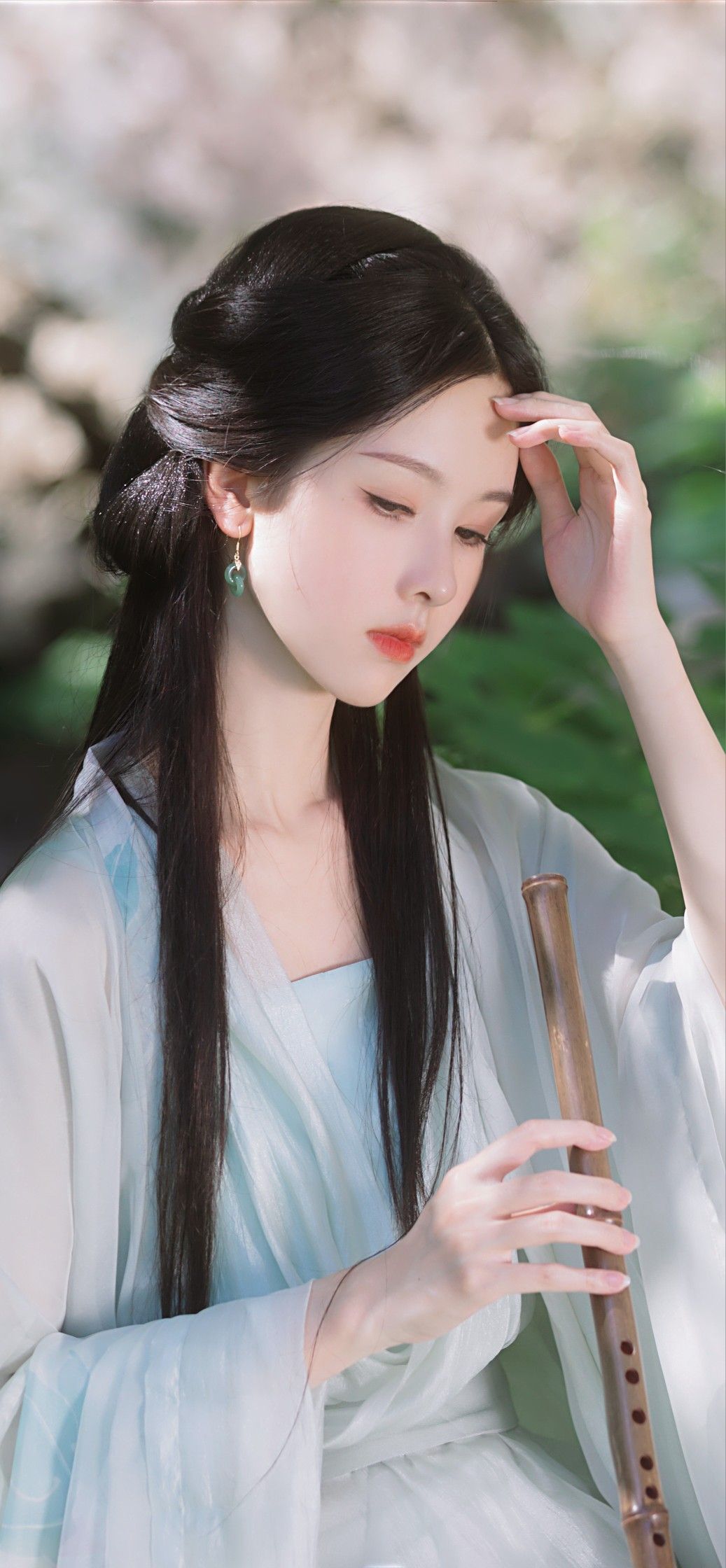 Chinese-Style Necklaces and Horseface Skirts:A Blend of Elegance and Tradition Chinese-Style Necklaces and Horseface Skirts:A Blend of Elegance and Tradition