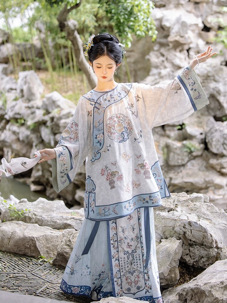 Embracing Modern Elegance:The Newest Womens Cheongsam Dress with a Modern Twist Embracing Modern Elegance:The Newest Womens Cheongsam Dress with a Modern Twist