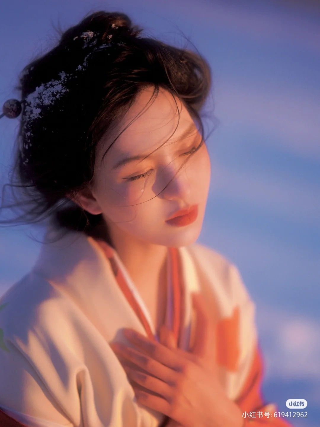 Reimagining Traditional Hanfu:The Evolution of Fashion Among Modern Chinese Women Reimagining Traditional Hanfu:The Evolution of Fashion Among Modern Chinese Women