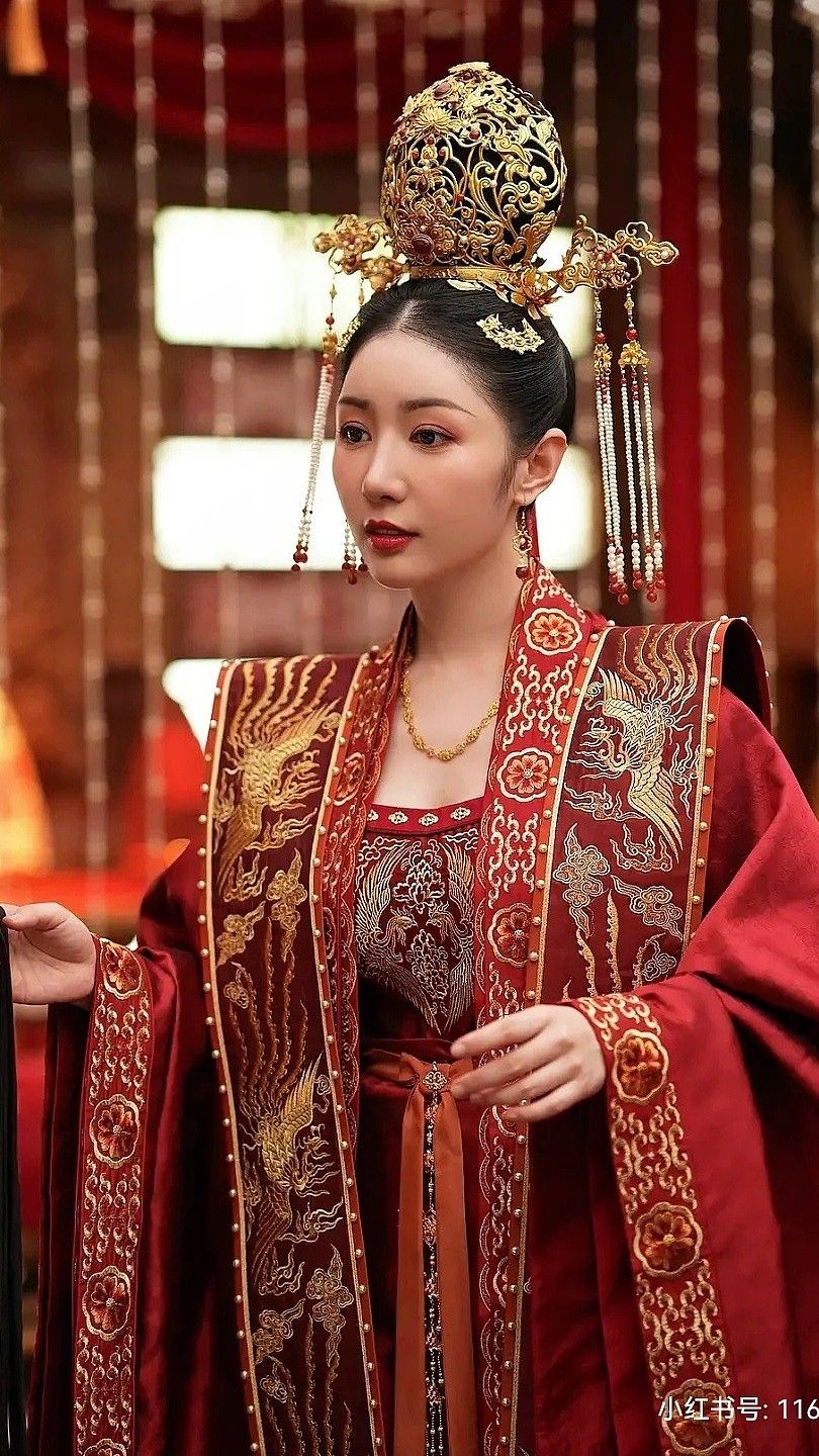 Blooming Peach Elegance:Original Hanfu Fashion of Hua Ji Chutao Blooming Peach Elegance:Original Hanfu Fashion of Hua Ji Chutao