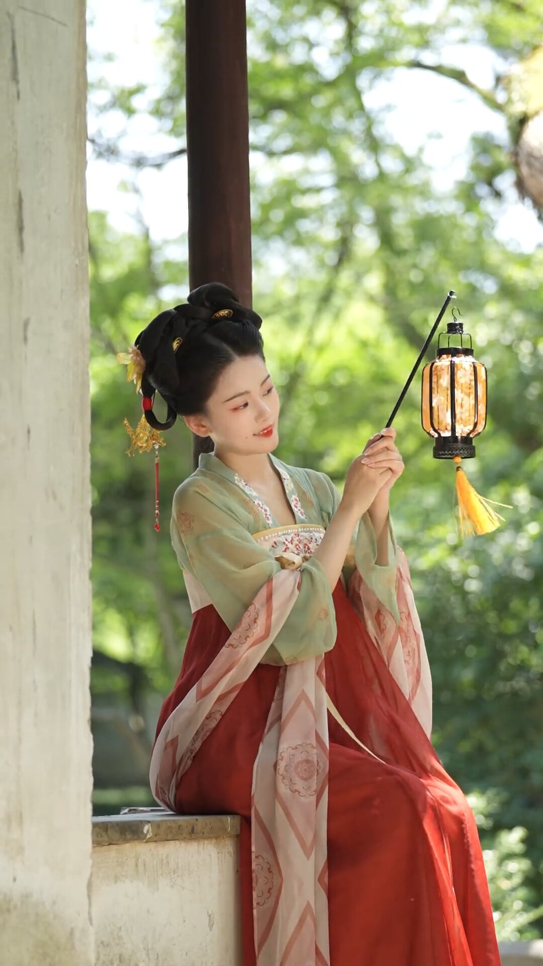 The Rise of Hanfu Accessories:The假发头箍 as a Symbol of Cultural Revival The Rise of Hanfu Accessories:The假发头箍 as a Symbol of Cultural Revival