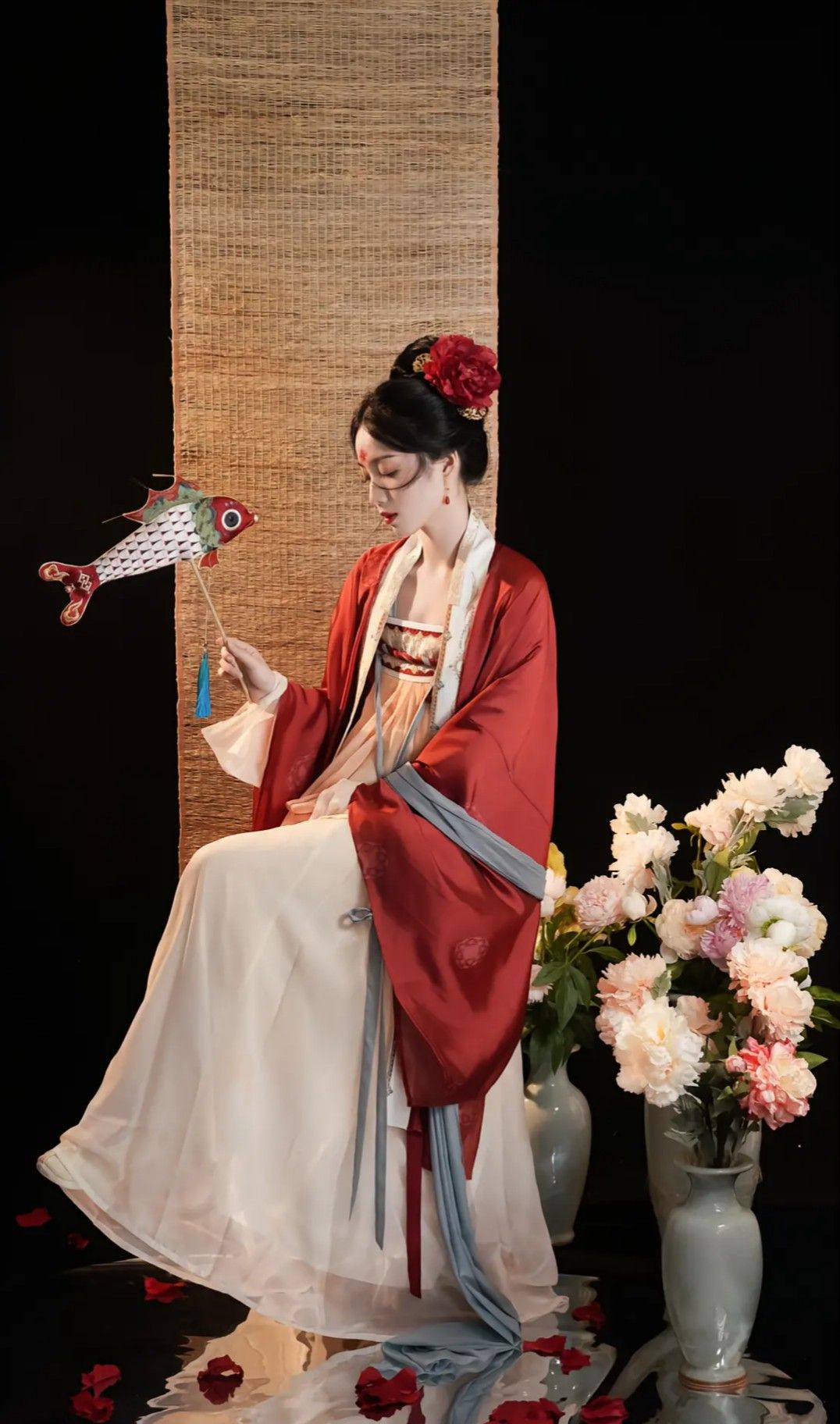Elegant Bridal Gowns and the Allure of Traditional Cheongsam for the Wedding Ceremony Elegant Bridal Gowns and the Allure of Traditional Cheongsam for the Wedding Ceremony