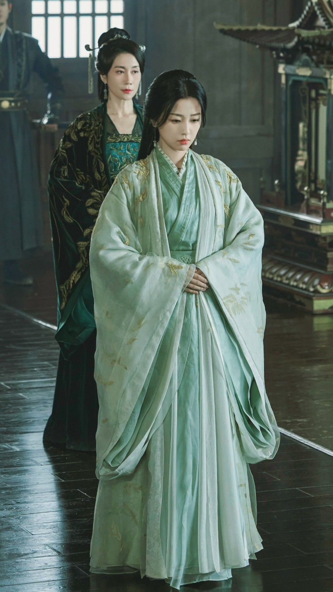 Modernizing Qipao Shoes:The Evolution of Traditional Chinese Footwear Modernizing Qipao Shoes:The Evolution of Traditional Chinese Footwear