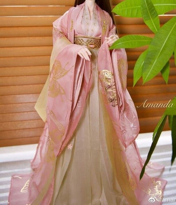 The Splendor of Cheongsam Petticoats in Spring and Autumn The Splendor of Cheongsam Petticoats in Spring and Autumn