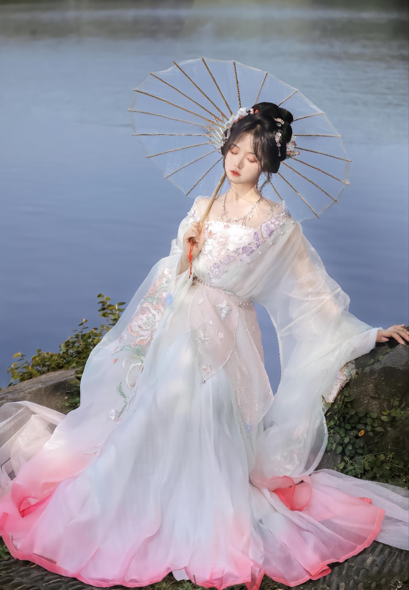 Childrens Performance Costumes:The Revival of Hanfu Traditional Chinese Ancient Dress for Kids Childrens Performance Costumes:The Revival of Hanfu Traditional Chinese Ancient Dress for Kids