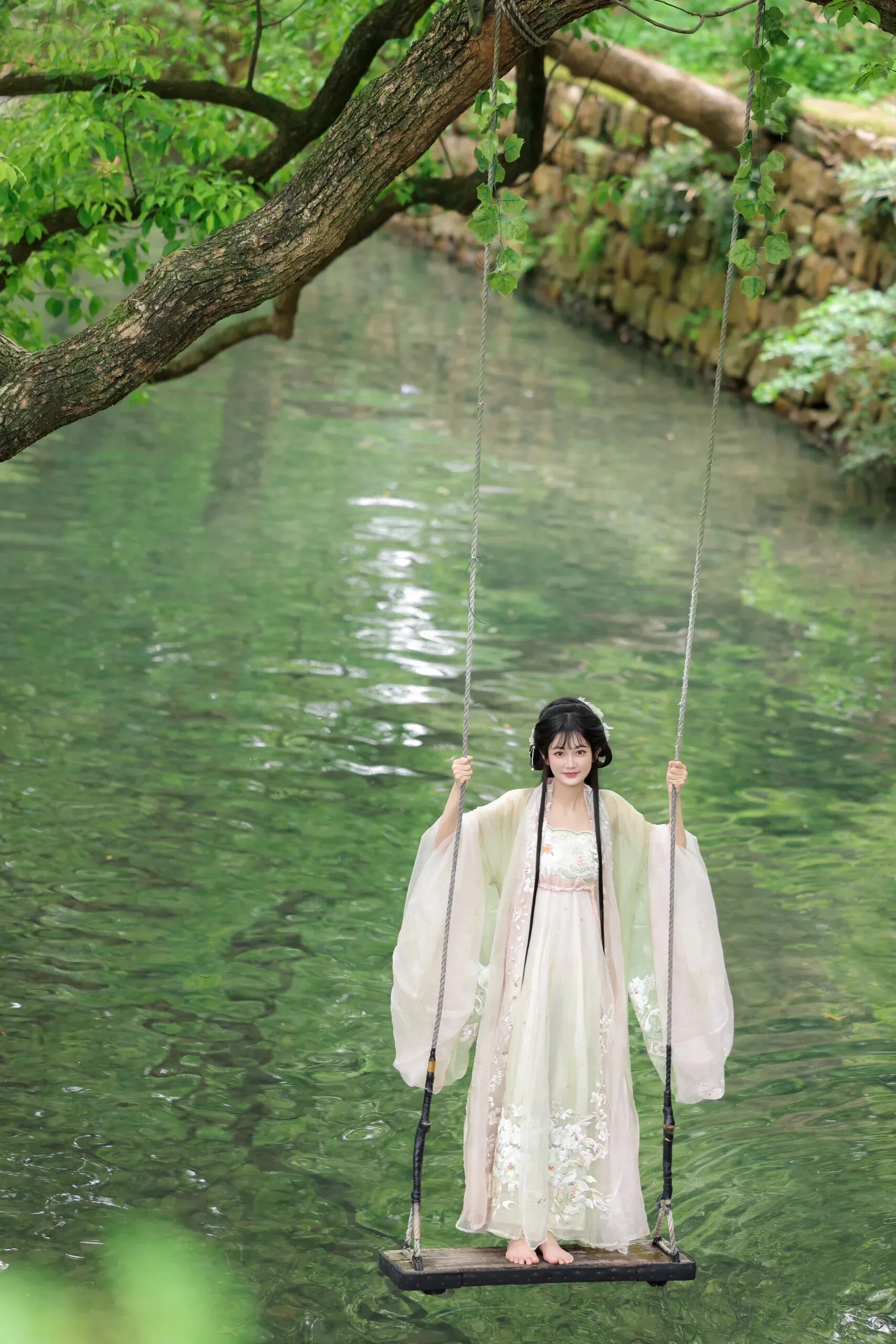 The Enchantment of Traditional Chinese Costumes:A Journey Through Hanfu for Children at Age 10 The Enchantment of Traditional Chinese Costumes:A Journey Through Hanfu for Children at Age 10