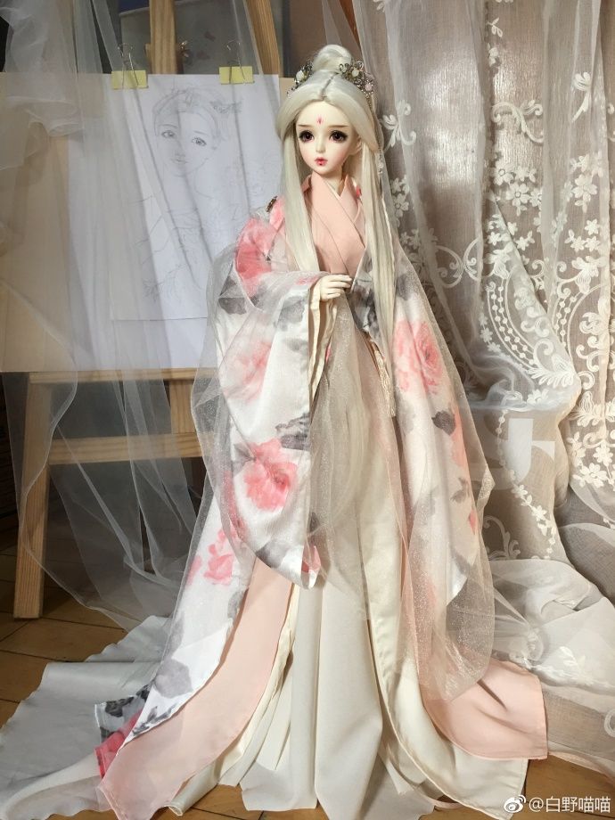 Chinese-Style Cheongsam with Cape:A Blend of Tradition and Modernity Chinese-Style Cheongsam with Cape:A Blend of Tradition and Modernity