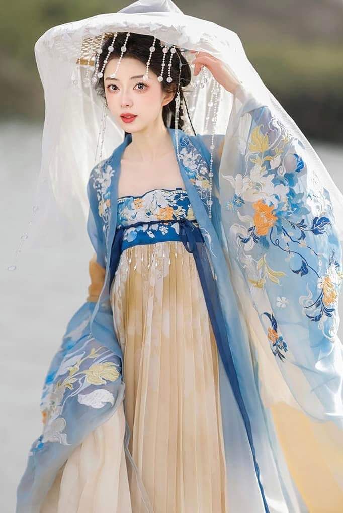 Innovative Tang Suit Womens Winter Fashion:A Blend of Tradition and Modernity Innovative Tang Suit Womens Winter Fashion:A Blend of Tradition and Modernity