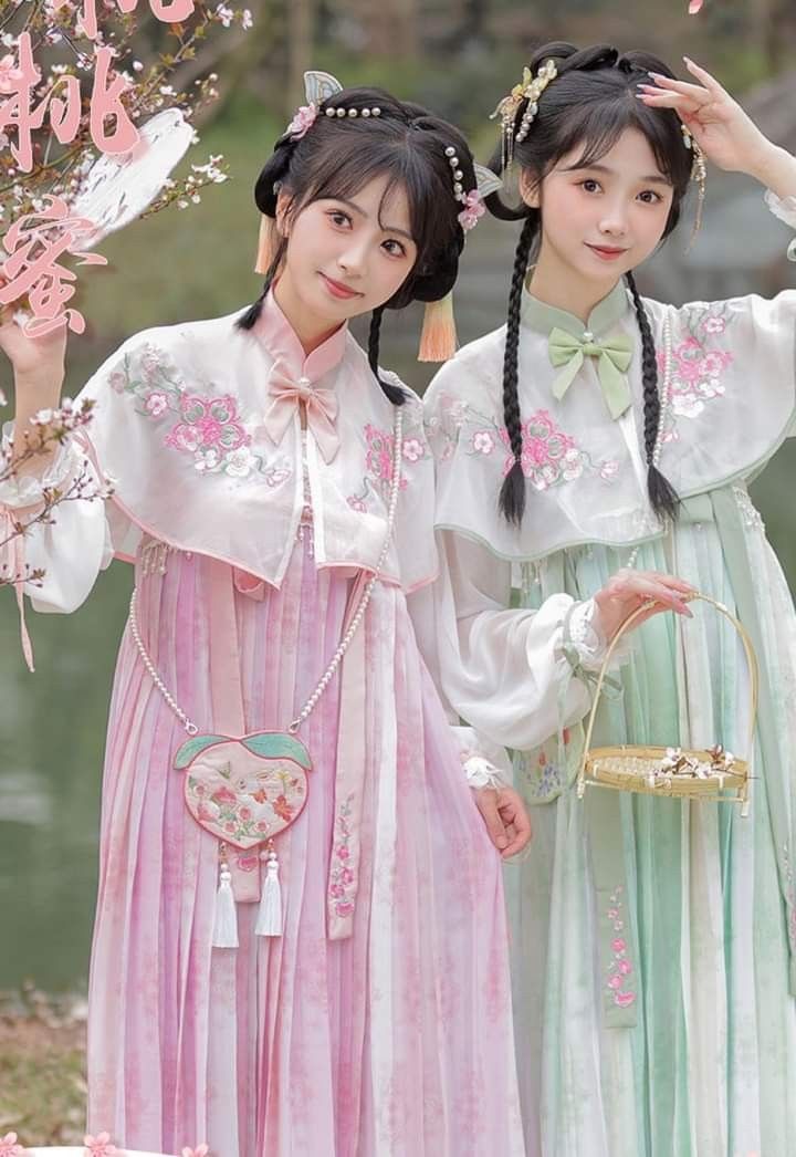 Embracing Traditional Chinese Elegance:The Revival of Cheongsam Headwear in Modern Chinese Fashion Embracing Traditional Chinese Elegance:The Revival of Cheongsam Headwear in Modern Chinese Fashion