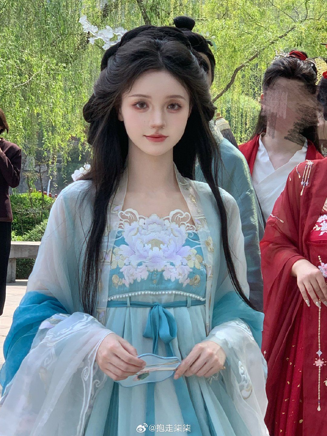 Snow Boots for Hanfu-Styled Girl:A Winter Fashion Statement in Traditional Elegance Snow Boots for Hanfu-Styled Girl:A Winter Fashion Statement in Traditional Elegance