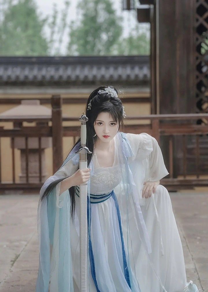 Knitted Cheongsam Shawls and Their Unique Beauty