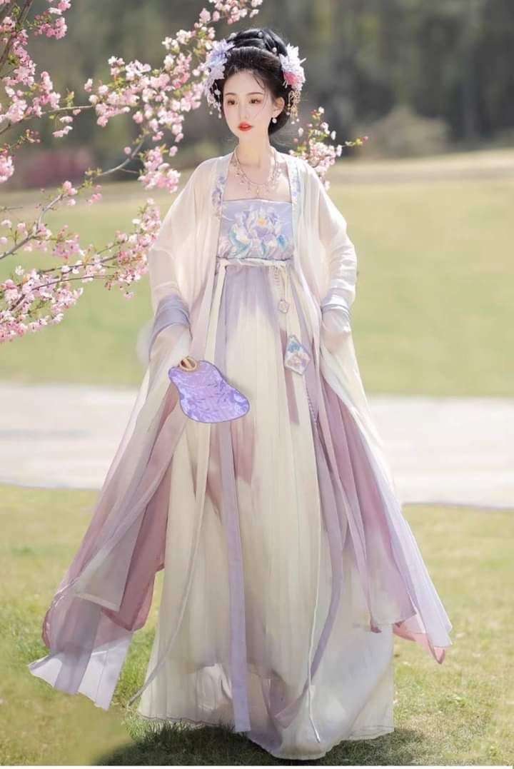 Xuanxi阁,原创汉服的设计与传承的艺术 Xuanxi阁,原创汉服的设计与传承的艺术
