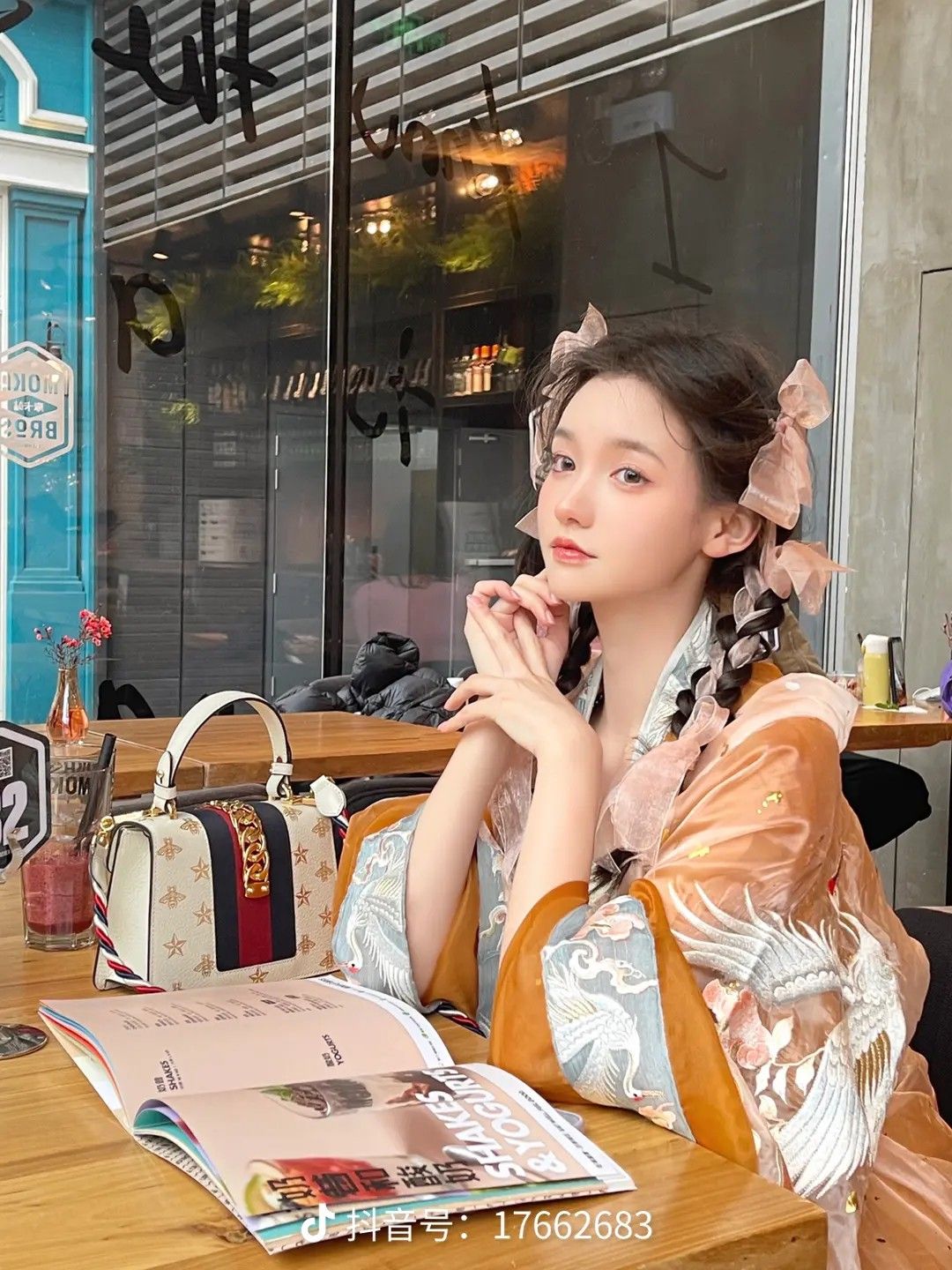 The Red Hanfu Fashion of a College Student The Red Hanfu Fashion of a College Student
