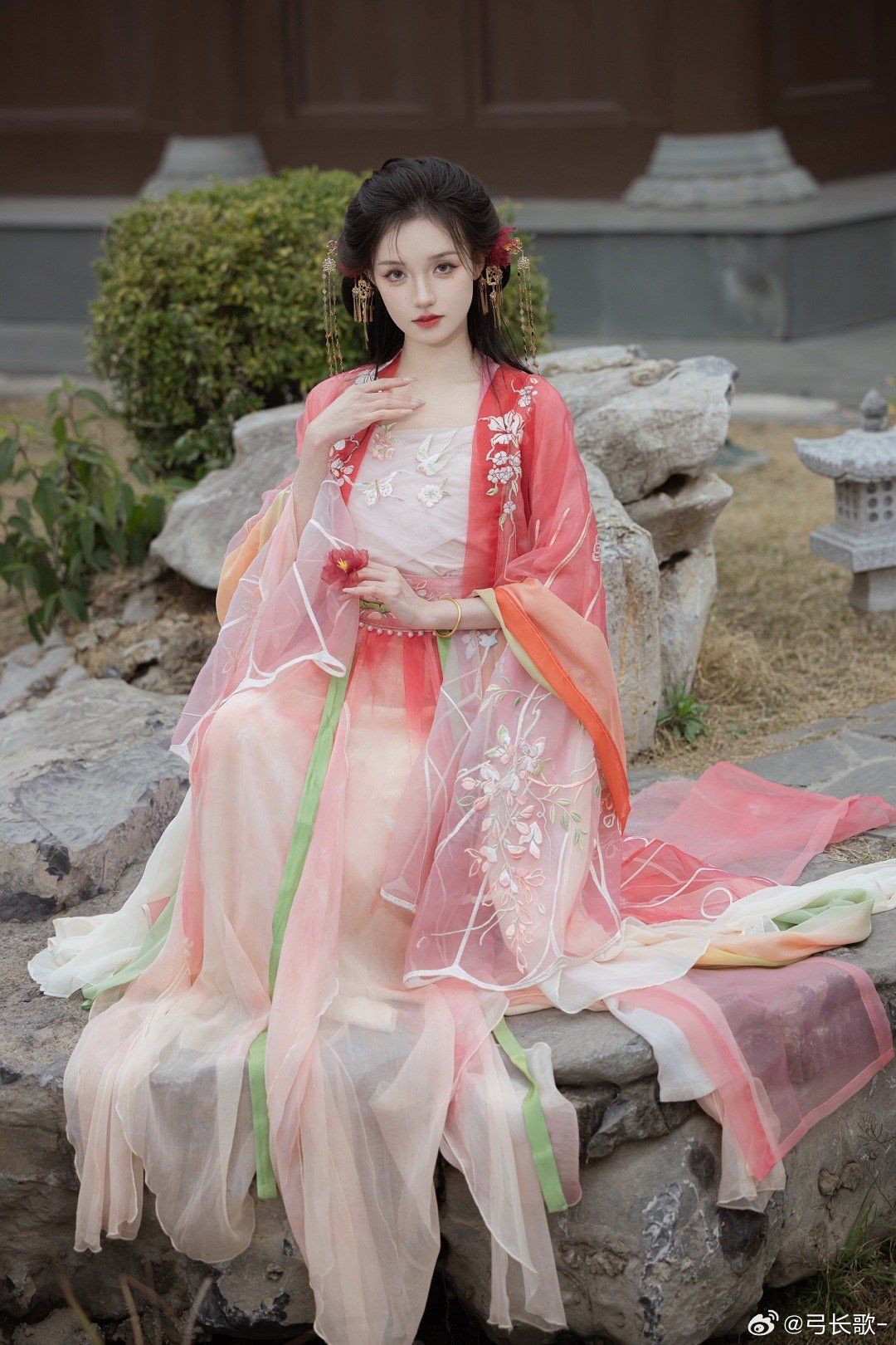 Plus-Size Womens Hanfu Fashion:Embracing the Beauty of Curves in Traditional Chinese Attire Plus-Size Womens Hanfu Fashion:Embracing the Beauty of Curves in Traditional Chinese Attire