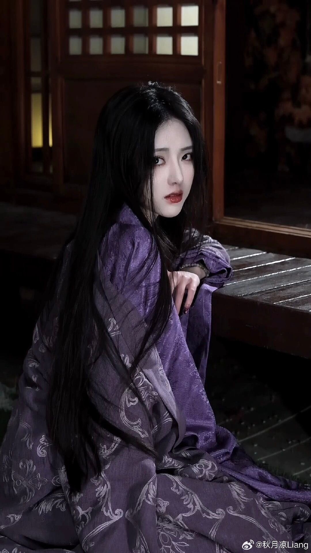 The Charm of Mini Black Cheongsam:A Fashion Statement for the Petite The Charm of Mini Black Cheongsam:A Fashion Statement for the Petite