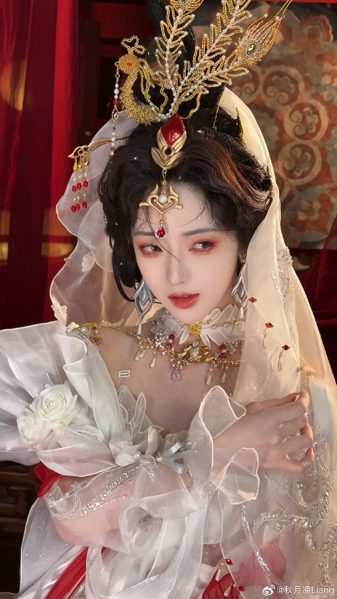 Ancient Earring Style in Hanfu Fashion:A Glimpse into Traditional Chinese Beauty Ancient Earring Style in Hanfu Fashion:A Glimpse into Traditional Chinese Beauty