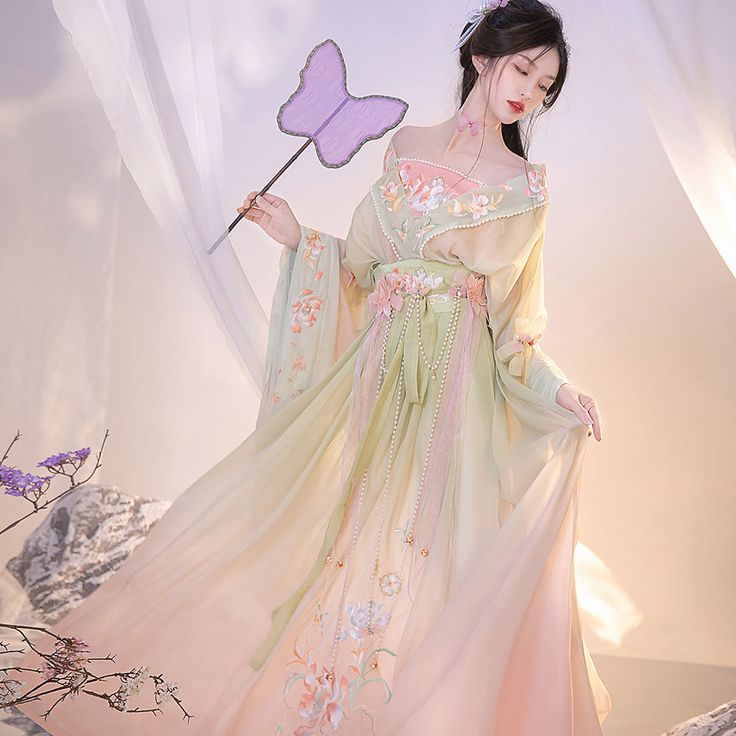 Ancient Sleepwear:The Enchanting Beauty of Hanfu Robes Ancient Sleepwear:The Enchanting Beauty of Hanfu Robes