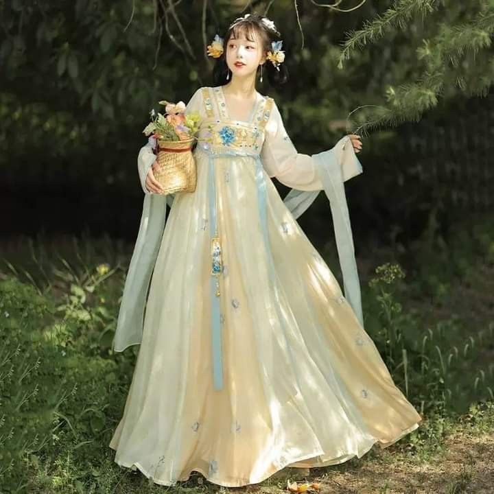 Childrens Neck-Hanging Cheongsam Pattern:A Traditional Delight Childrens Neck-Hanging Cheongsam Pattern:A Traditional Delight