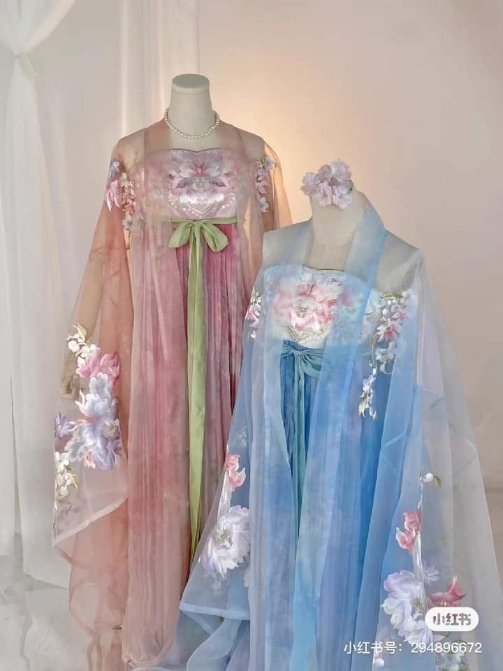 The Enchantment of Ma Qi Cheongsam A Journey into the World of Silk and Elegance The Enchantment of Ma Qi Cheongsam A Journey into the World of Silk and Elegance
