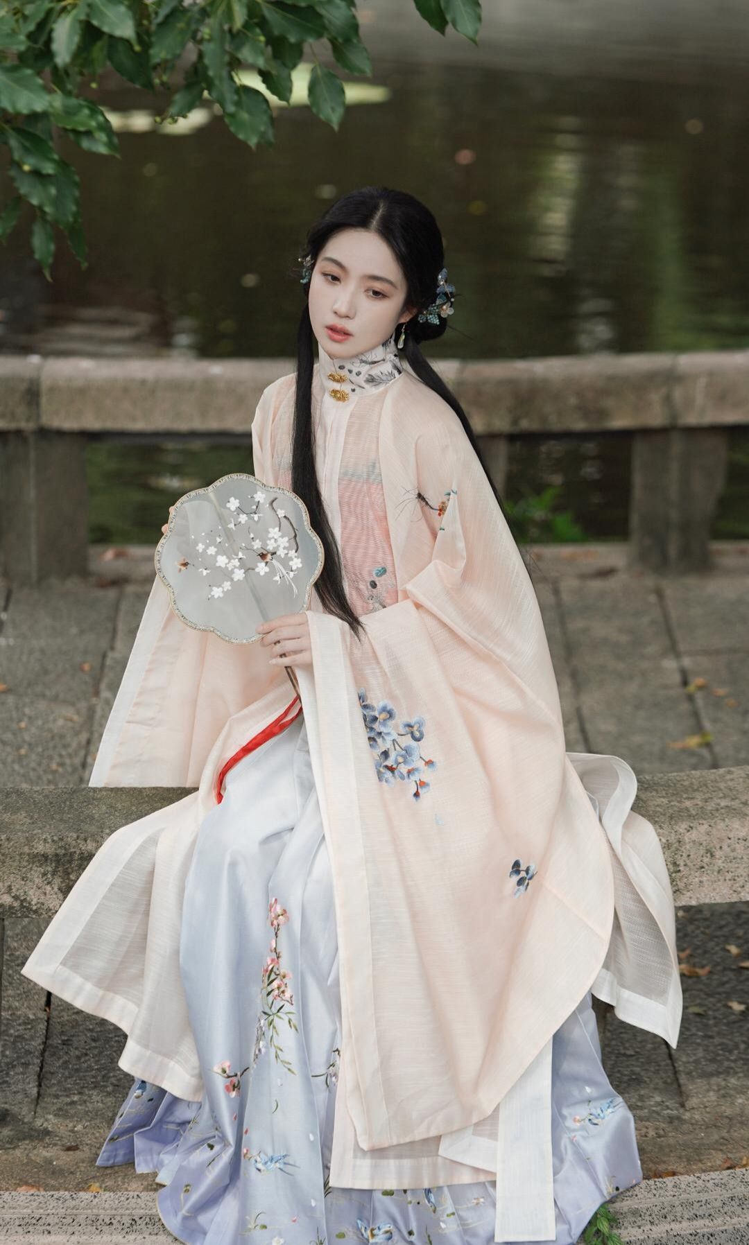 The Significance of Red Chinese New Year Cheongsam:A Celebration of Tradition and Culture
