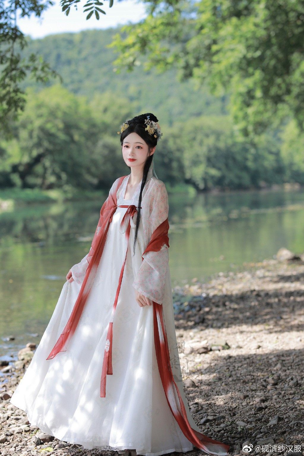 The Splendor of Red Hanfu Skirt:A Journey into Traditional Chinese Elegance The Splendor of Red Hanfu Skirt:A Journey into Traditional Chinese Elegance