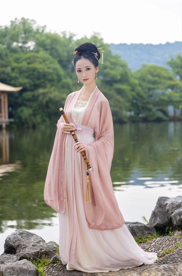 The Rise of Lolita-Style Hanfu Skirts:A Blend of Traditional Elegance and Modern Charm