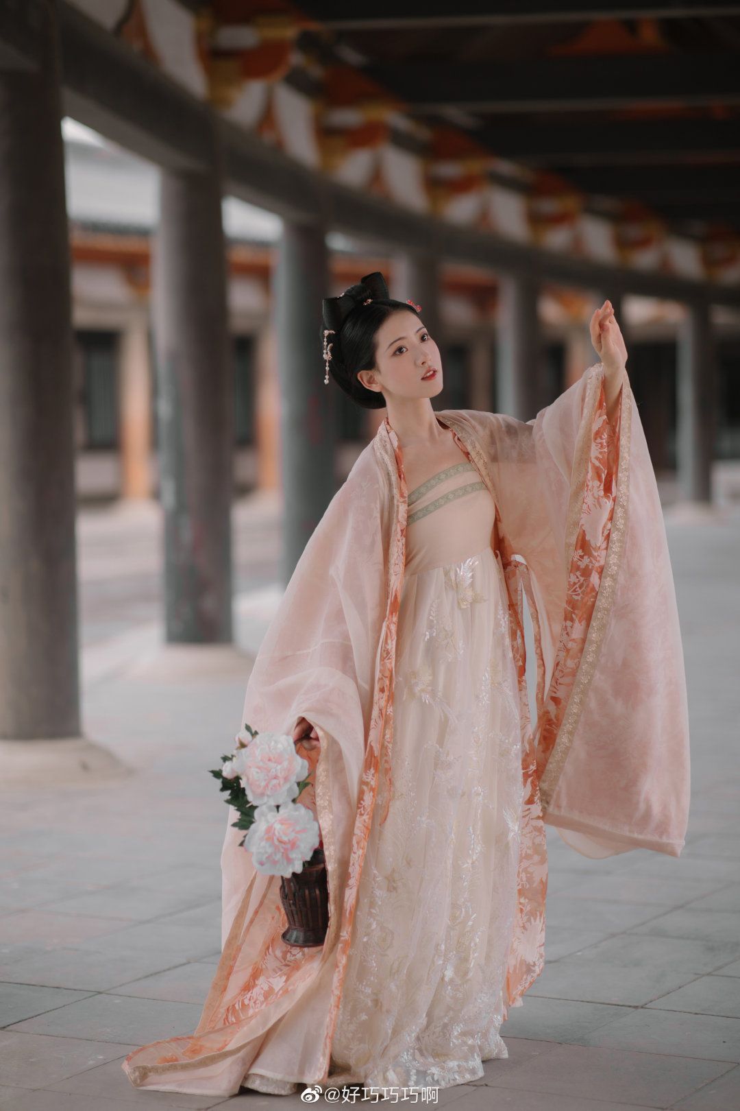 Sizzling Secrets of a Spicy Lady in a Cheeky Cheongsam Sizzling Secrets of a Spicy Lady in a Cheeky Cheongsam
