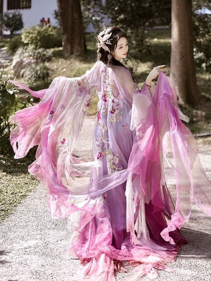The Allure of Encircled Cheongsam:A Journey into the World of Padded Qipao Fashion The Allure of Encircled Cheongsam:A Journey into the World of Padded Qipao Fashion
