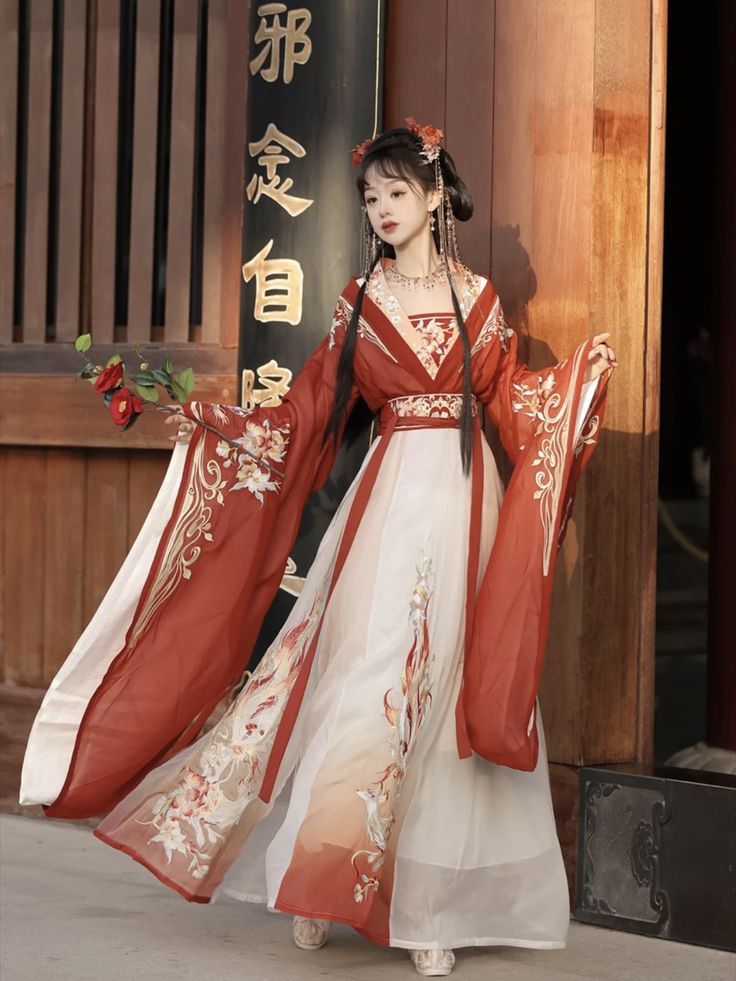 Miao Ethnic Hanfu Headwear:Exploring the Traditional Headpieces of Miao Ethnic Group in South China Miao Ethnic Hanfu Headwear:Exploring the Traditional Headpieces of Miao Ethnic Group in South China