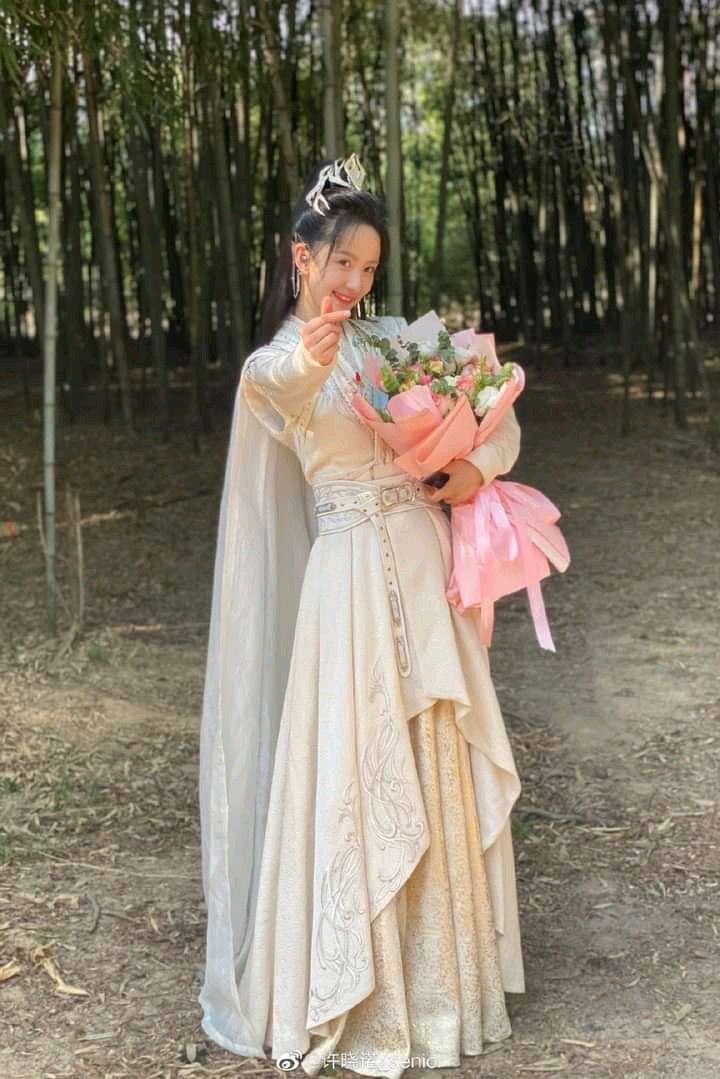 Little Girl in Qipao Style:The Fashion Inspiration of Jing Tian from Si Teng Little Girl in Qipao Style:The Fashion Inspiration of Jing Tian from Si Teng