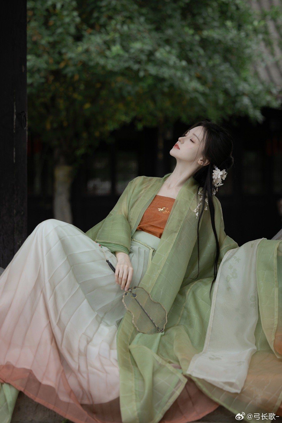 The Cool and Elegant Charm of Hanfu in the Wei and Jin Dynasties The Cool and Elegant Charm of Hanfu in the Wei and Jin Dynasties