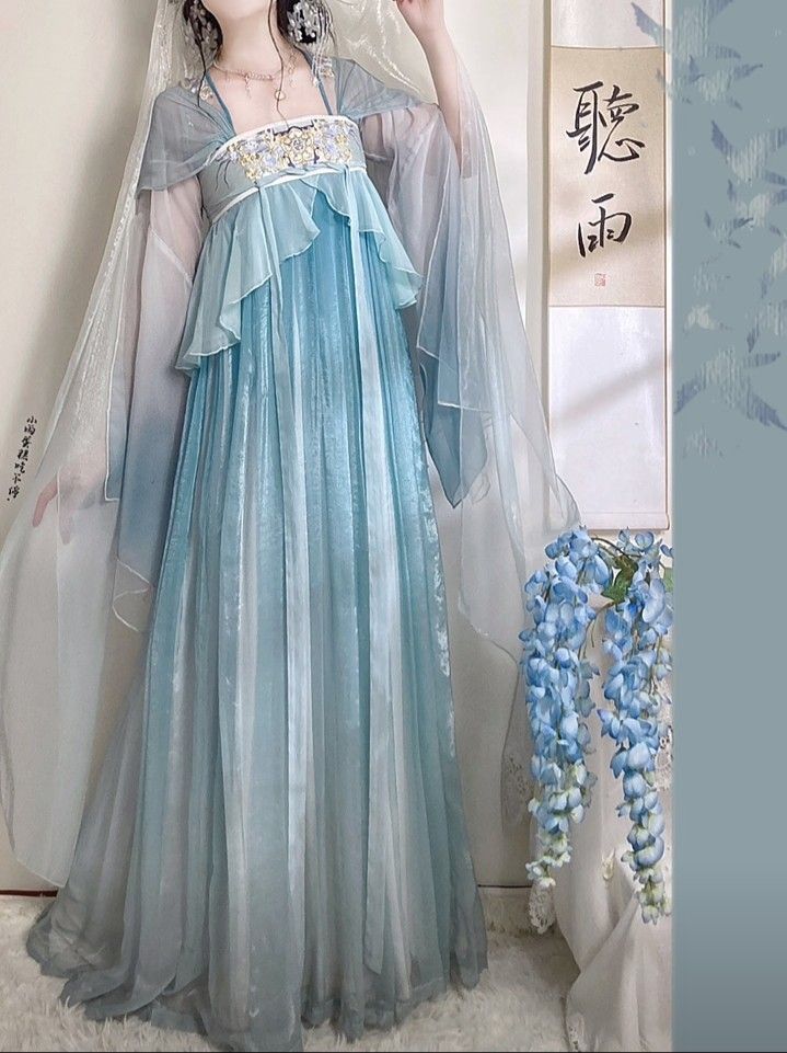 The Complete Guide to Hanfu Hair Accessories:A Comprehensive Look into Hanfu假发包的魅力