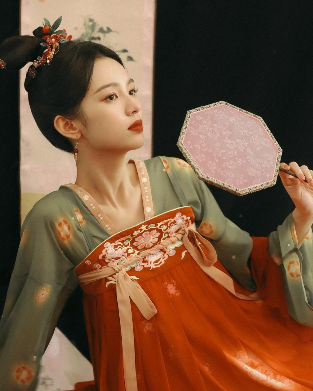 The Brides Cheongsam for the Return Visit:A Cultural Symbol of Elegance and Tradition The Brides Cheongsam for the Return Visit:A Cultural Symbol of Elegance and Tradition