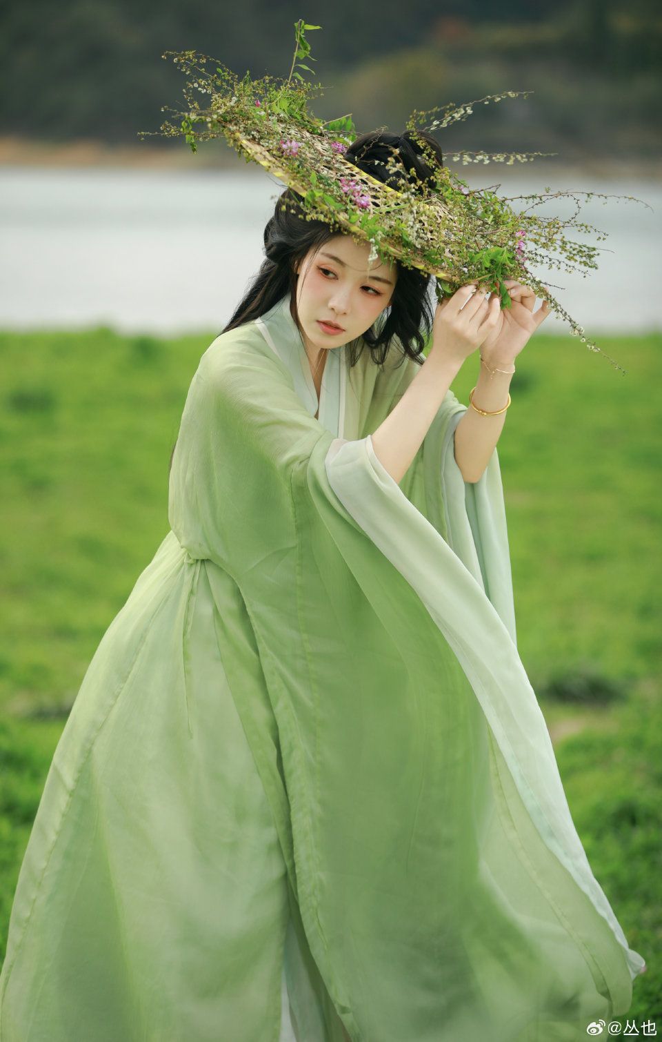 Reconstructing Tang-Style Hanfu:A Journey into Traditional Chinese Fashion Reconstructing Tang-Style Hanfu:A Journey into Traditional Chinese Fashion