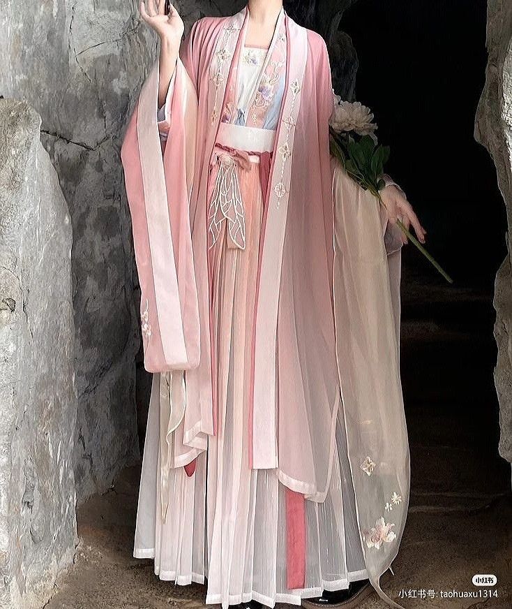 Ethereal Glass Gowns:Peach Blossom and Phoenixs Yearning Ethereal Glass Gowns:Peach Blossom and Phoenixs Yearning
