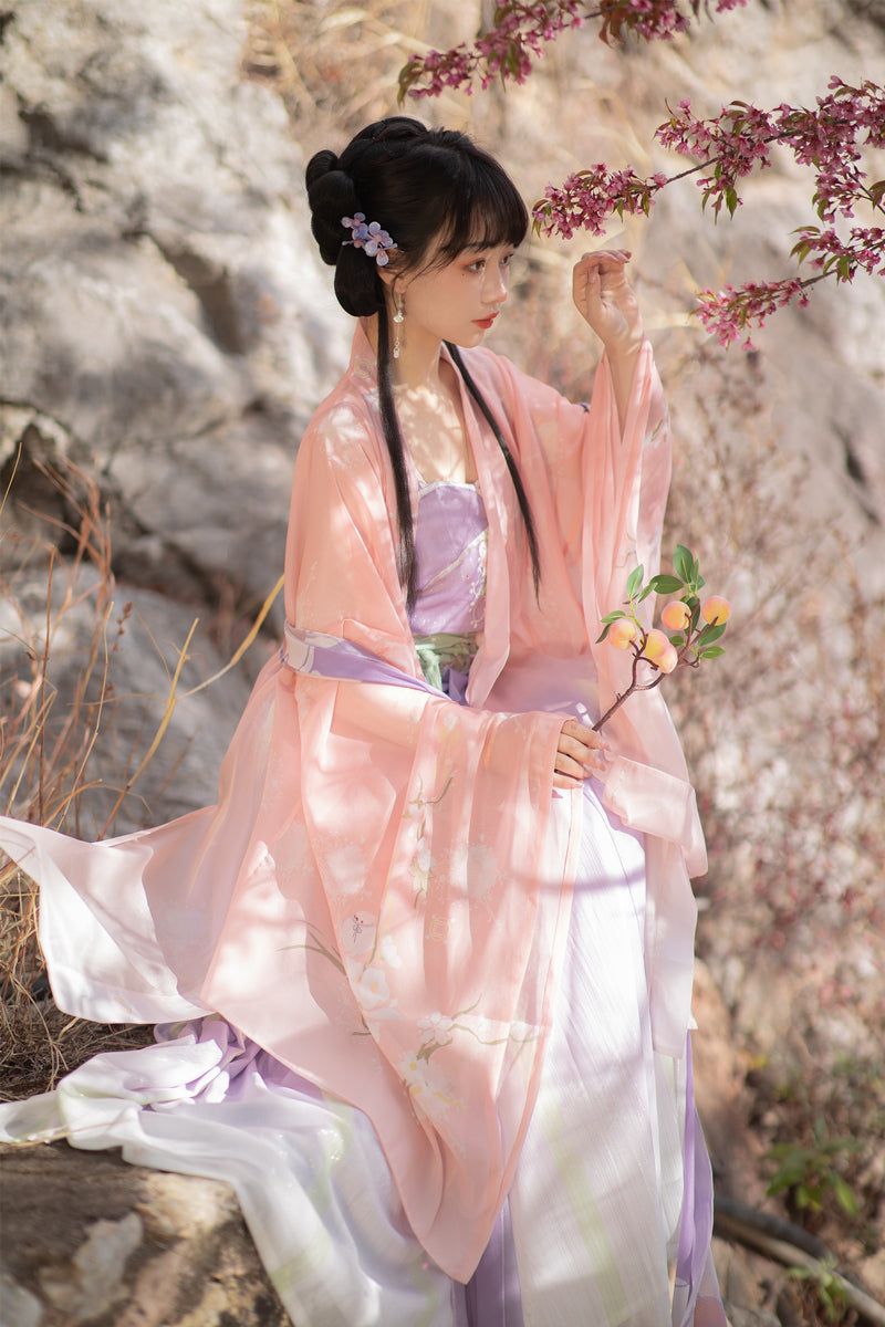 Red Cheongsam Accessories:The Perfect Pairing of Earrings Red Cheongsam Accessories:The Perfect Pairing of Earrings