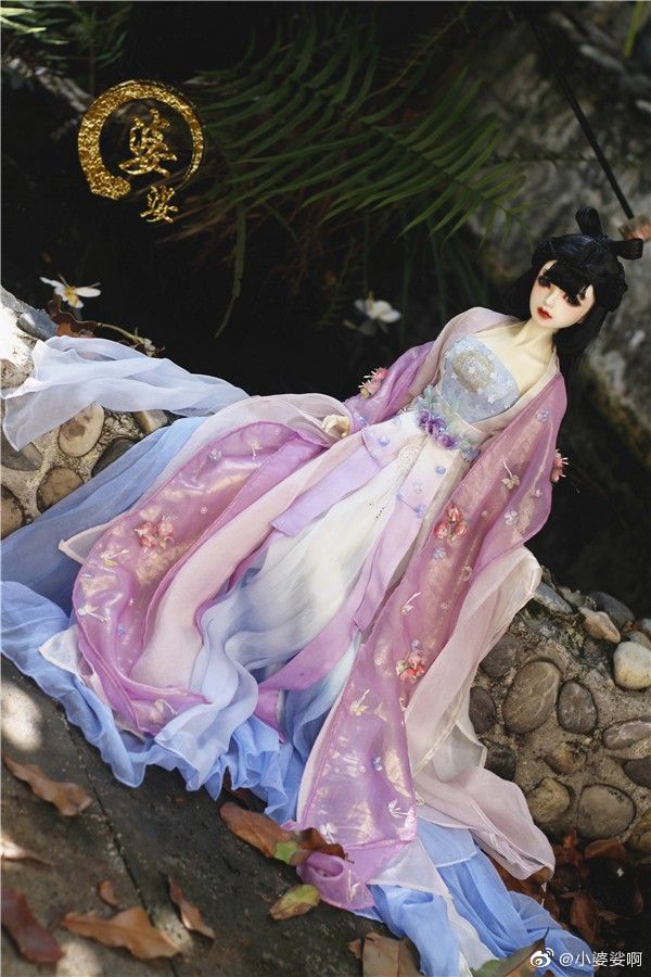 Petite汉服套装,展现优雅魅力的独特风采 Petite汉服套装,展现优雅魅力的独特风采