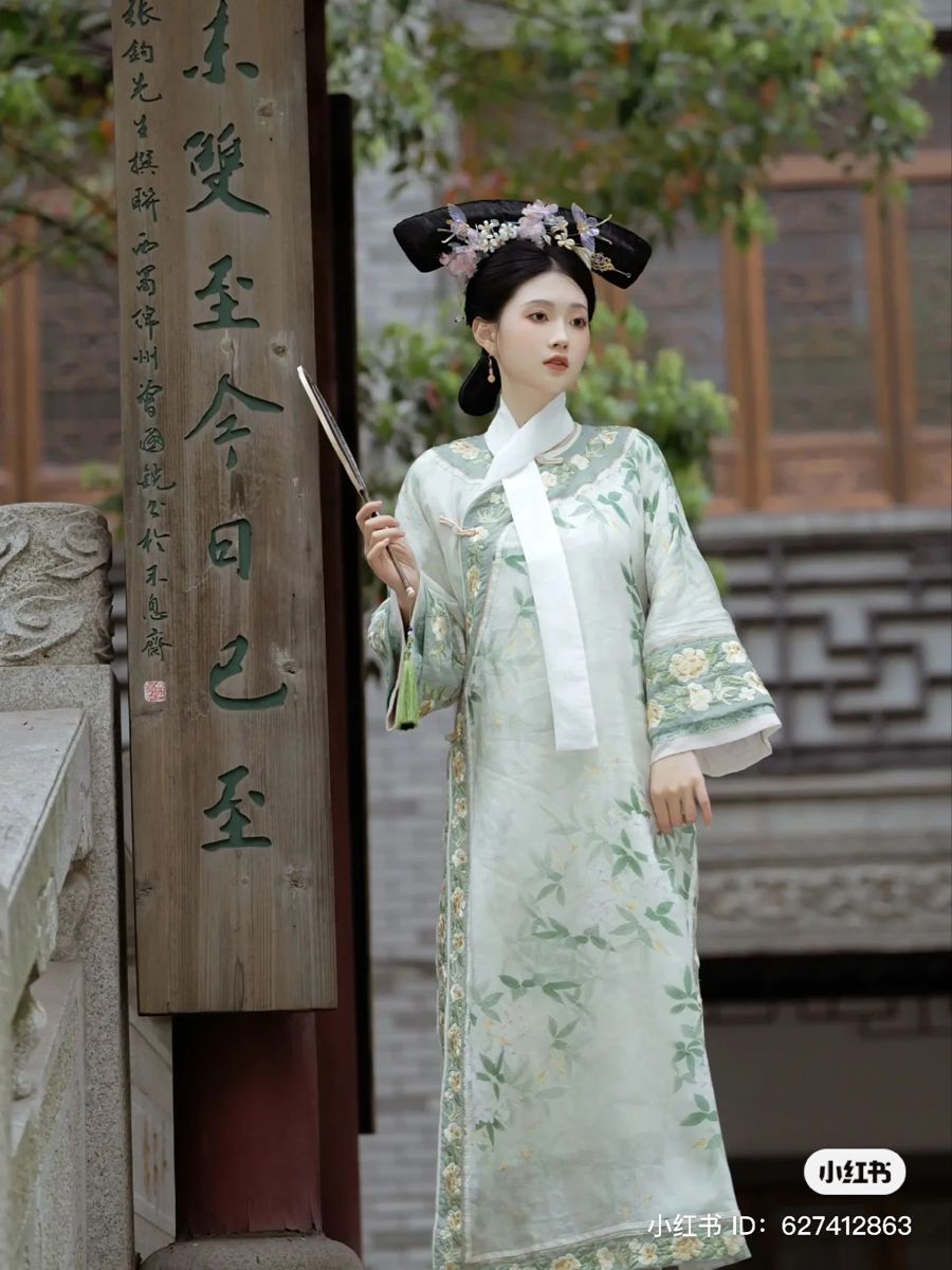 Pairing Traditional Tangzhuang Pants with a Modern Feminine Style