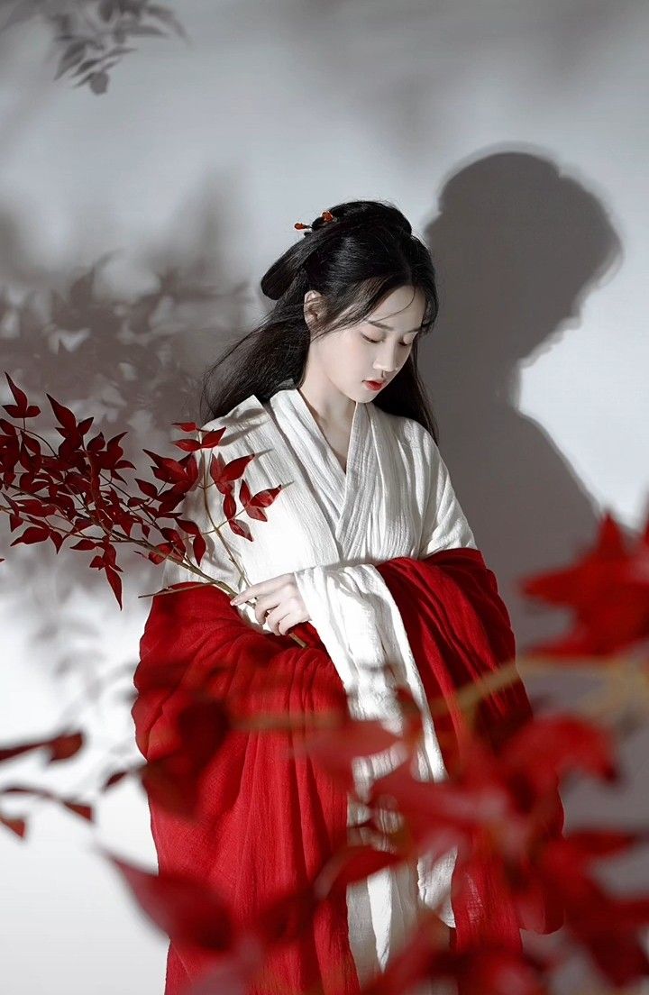 Summer Chic in Cheongsam:How to Achieve a Radiant Complexion with a Qipao Dress Summer Chic in Cheongsam:How to Achieve a Radiant Complexion with a Qipao Dress