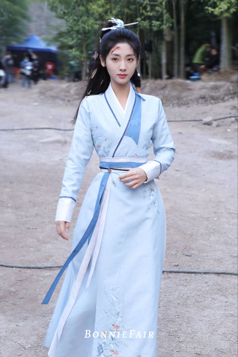 The Splendor of Traditional Chinese Wedding:The Hanfu Costume The Splendor of Traditional Chinese Wedding:The Hanfu Costume