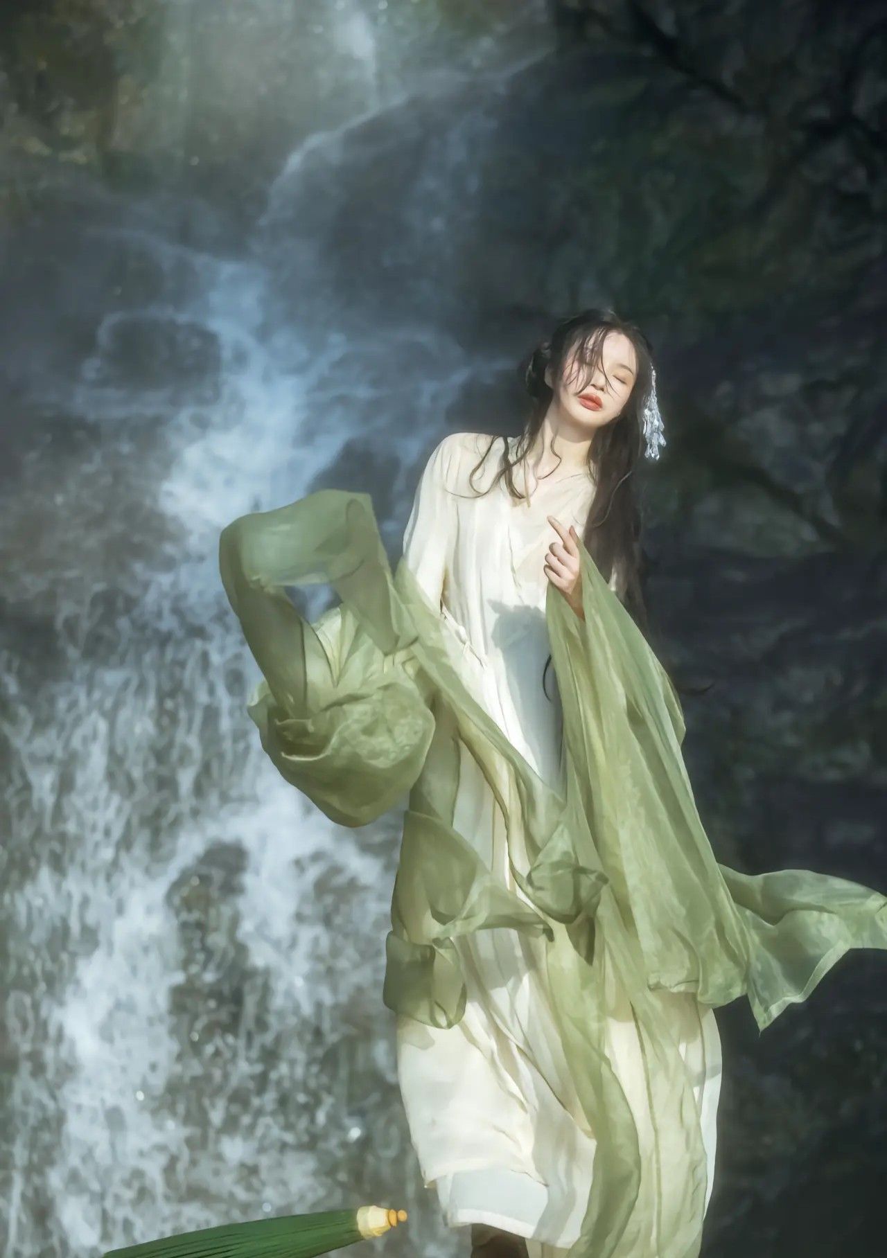 Peach Blossom Hanfu:The Enchanting Tale of a Girl in Traditional Chinese Attire