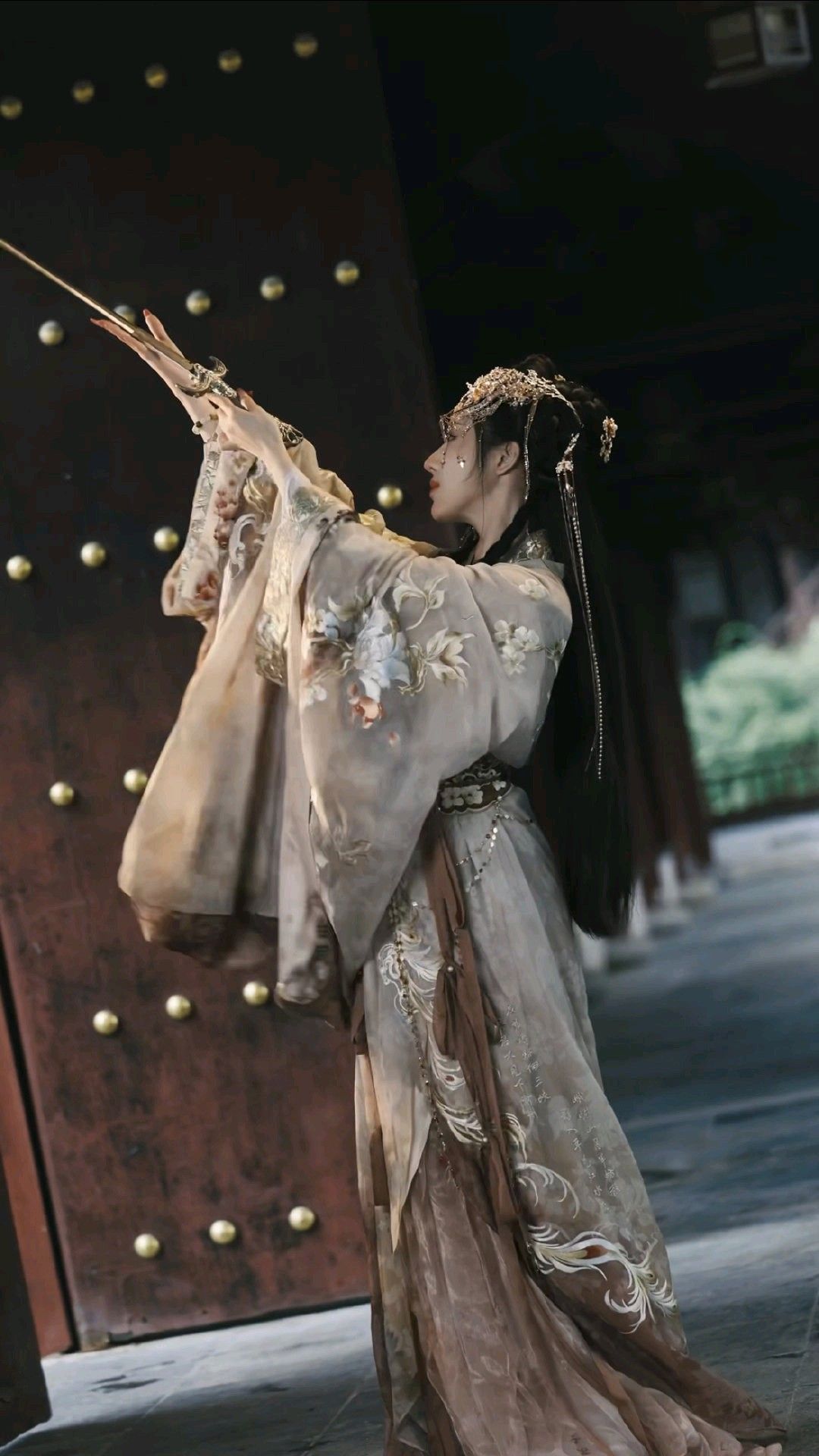 Elegant Qipao Girls:Embracing the Traditional Beauty in Modern Times Elegant Qipao Girls:Embracing the Traditional Beauty in Modern Times