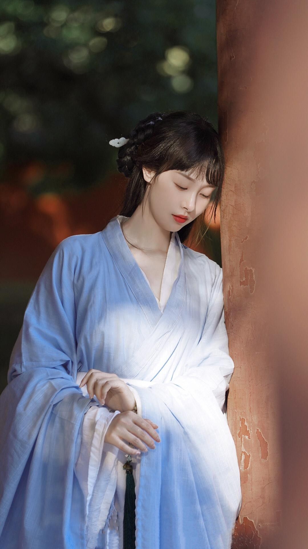 The Rise of Hanfu Hair Styling with Pressure Hair Techniques The Rise of Hanfu Hair Styling with Pressure Hair Techniques