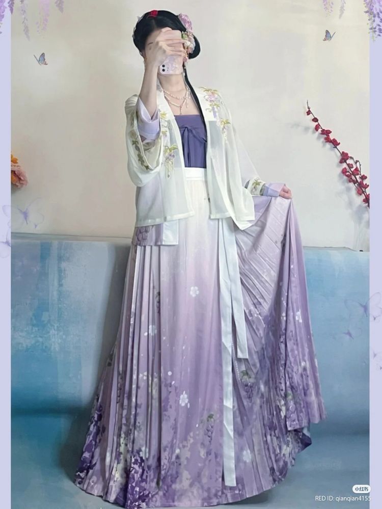 The Revival of Hanfu Student Uniforms:A Blend of Traditional Elegance and Modern Convenience The Revival of Hanfu Student Uniforms:A Blend of Traditional Elegance and Modern Convenience