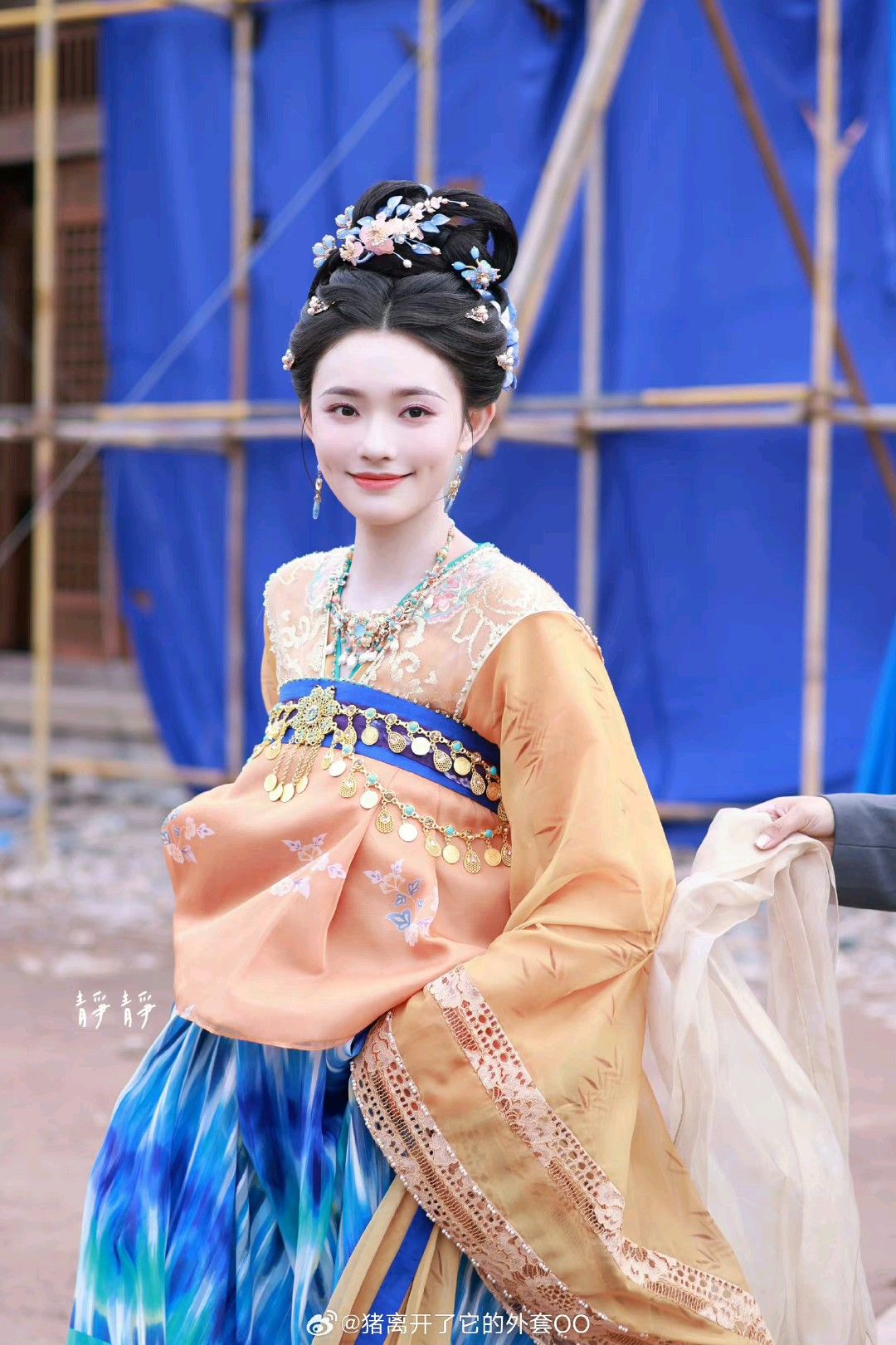The Belted Beauty in Traditional Chinese Hanfu Fashion The Belted Beauty in Traditional Chinese Hanfu Fashion