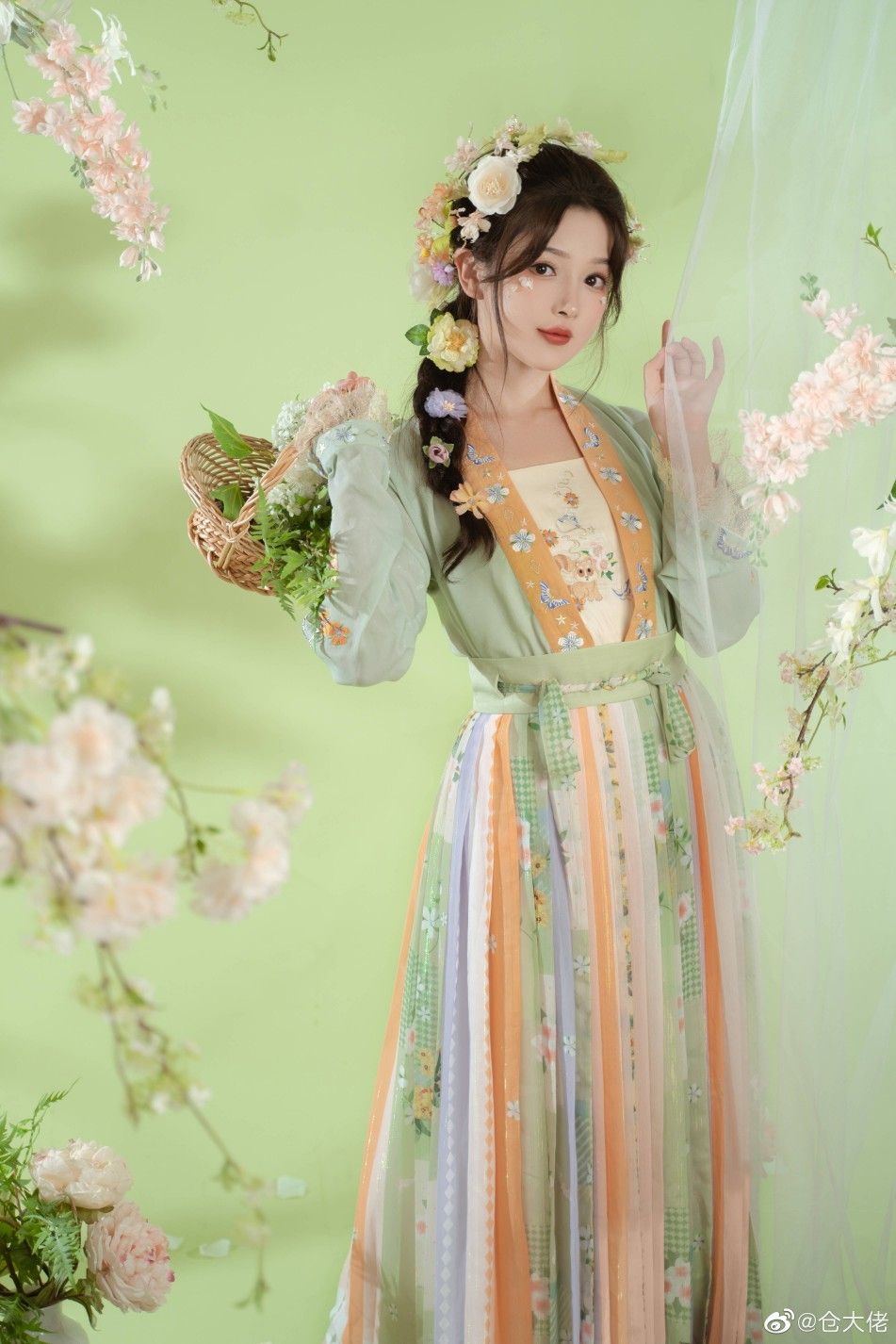 Renting Hanfu Costumes for a Summer Soiree:A Guide to Traditional Elegance Renting Hanfu Costumes for a Summer Soiree:A Guide to Traditional Elegance