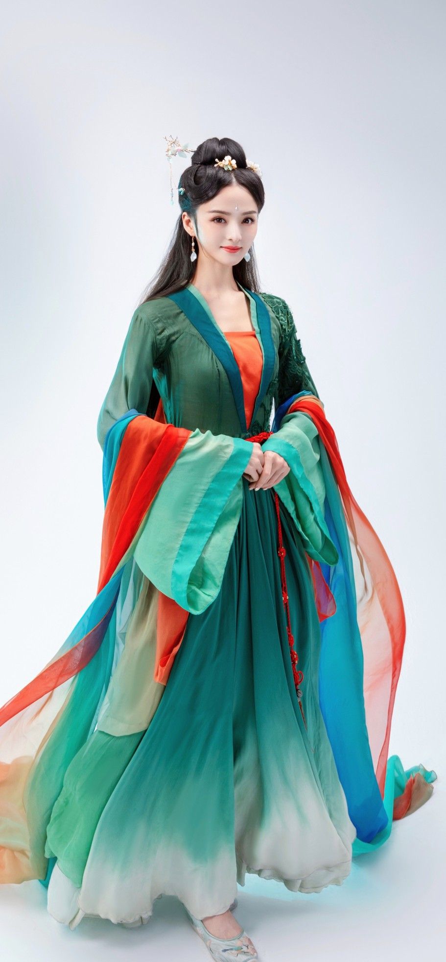 Daily Life in Traditional Hanfu for High School Students Daily Life in Traditional Hanfu for High School Students