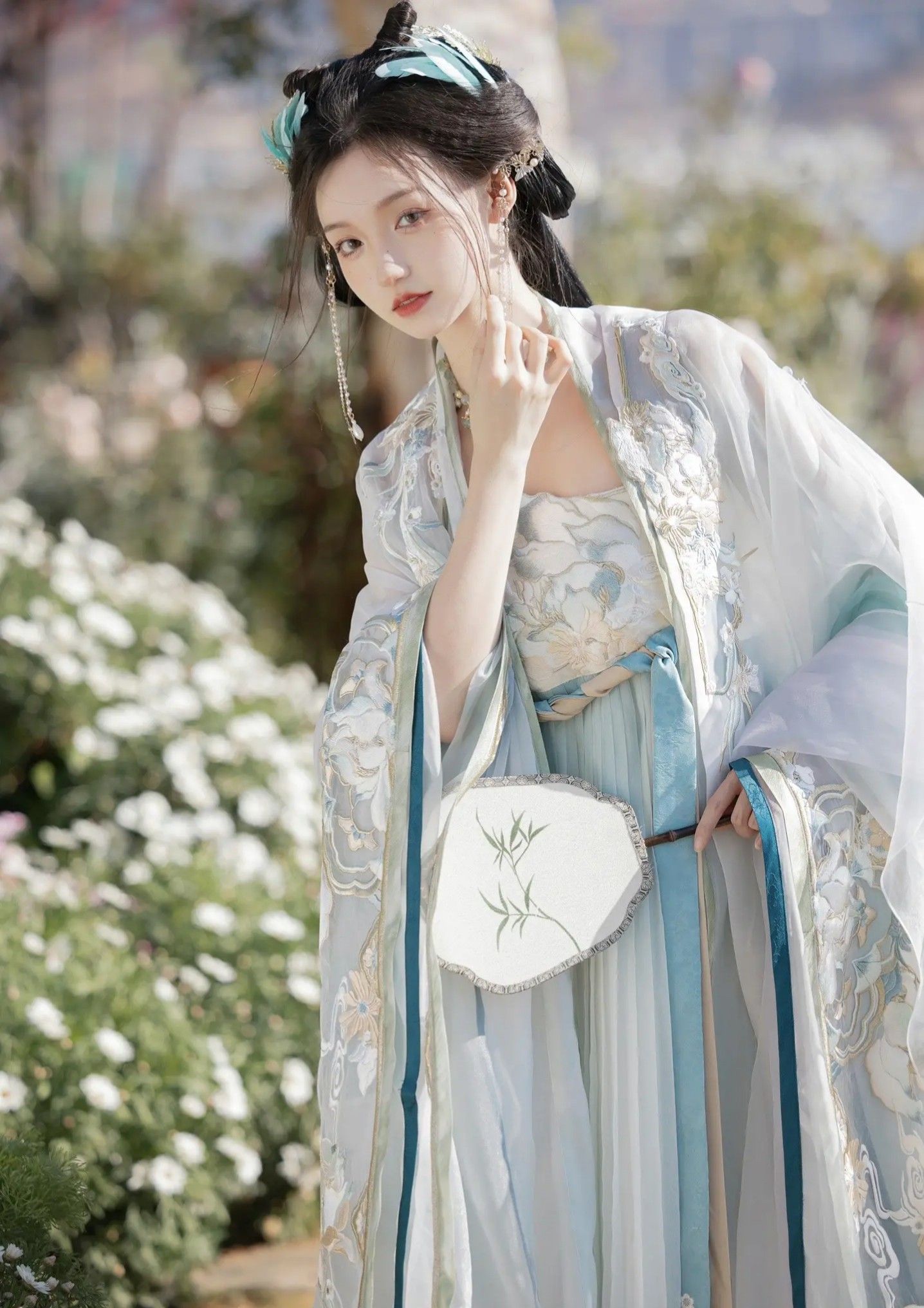 Seductive Short-Style Cheongsam:A Glamor of Traditional Elegance Seductive Short-Style Cheongsam:A Glamor of Traditional Elegance